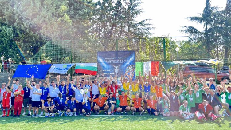 Три отбора си оспорваха титлата в турнира по ID хокей за купа "Санторели" в Албена