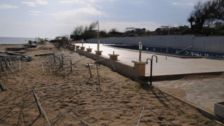 Официално: Бетонните плочи на къмпинг „Юг” са върху дюни