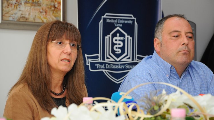 На форума ще можем да сверим часовниците си доколко подготовката на нашите студенти отговаря на съвременните представи, каза деканът на факултета по фармация в МУ – Варна, проф. Диана Иванова. Снимка ПЛАМЕН ГУТИНОВ