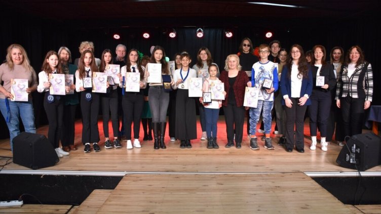 Във Варна отличиха лауреатите от литературния конкурс "Любовта в нас"