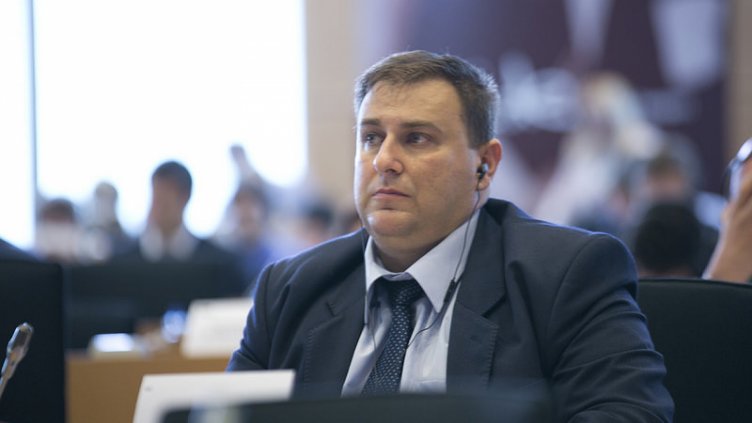 Емил Радев: Биологичните роднини трябва да са с приоритет при осиновяване на деца дори и да живеят в други държави-членки