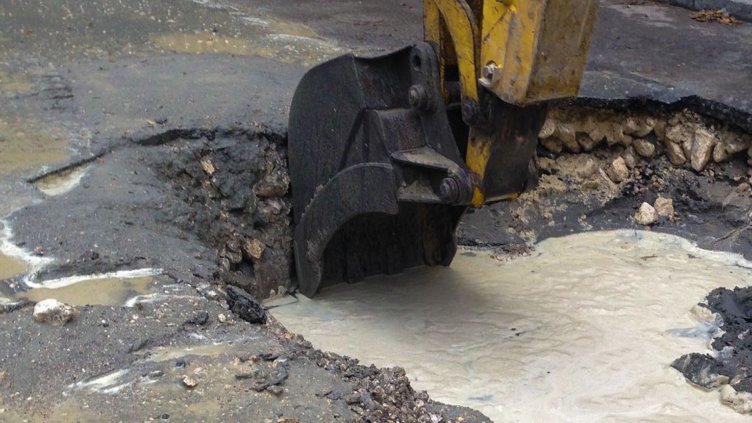 Два района във Варна са без вода в дъжда