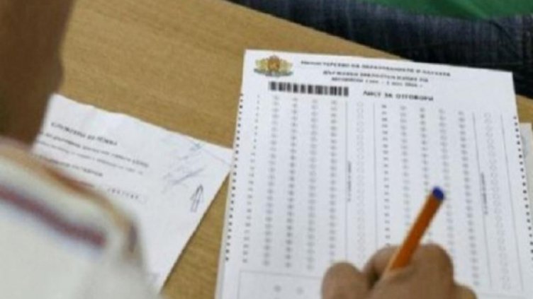 МОН ще проверява има ли грешки на матурата по английски