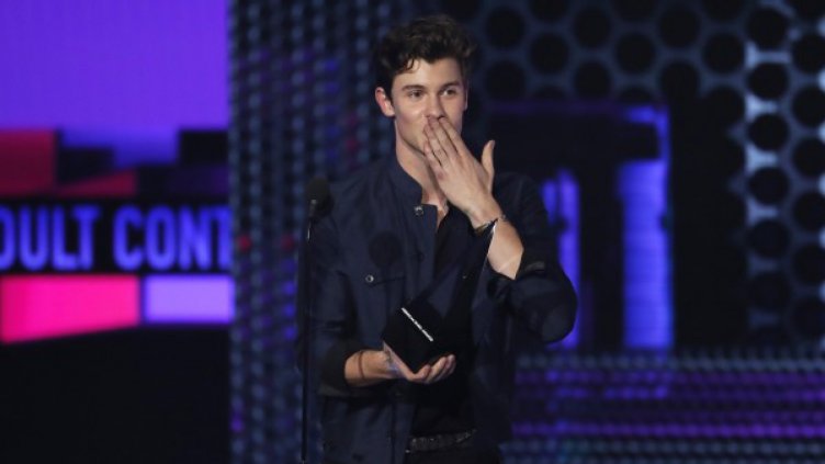 Бийбър детрониран: Да живее новият цар на поп музиката!  