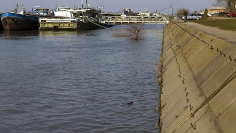 Нивото на Дунав при Лом премина 7 метра