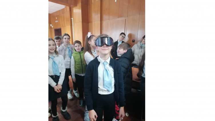 Очила, симулиращи ефекта от употребата на наркотици, предизвикаха истински фурор сред варненски ученици