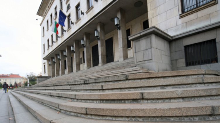 РБ с жалба срещу БНБ-шефа, криел парите на Искров