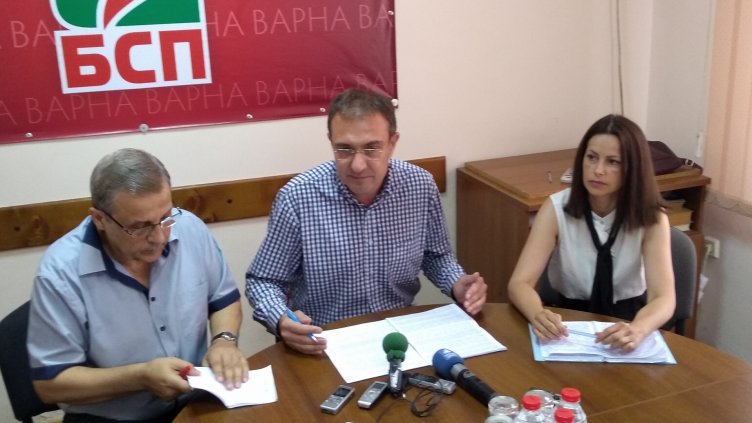 Димитър Чутурков, Борислав Гуцанов (от ляво на дясно) и Милена Георгиева.