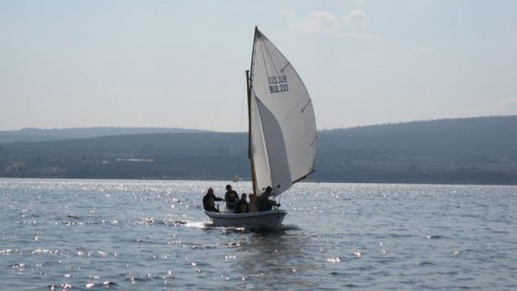 Над 100 състезатели участват в международната регата „Варна“