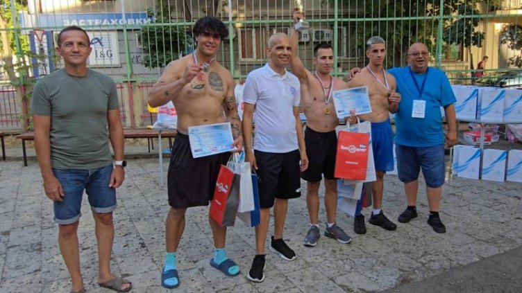 Русенци спечелиха първото място националния турнир по Стрийт фитнес във Варна (СНИМКИ)