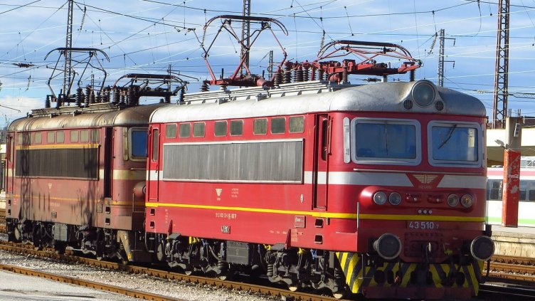 Предотвратиха кражба на части от локомотив във Варна