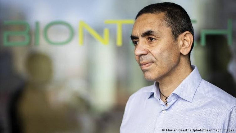 Създателят на BioNTech отказал да бие от препарата си. Истина или лъжа?