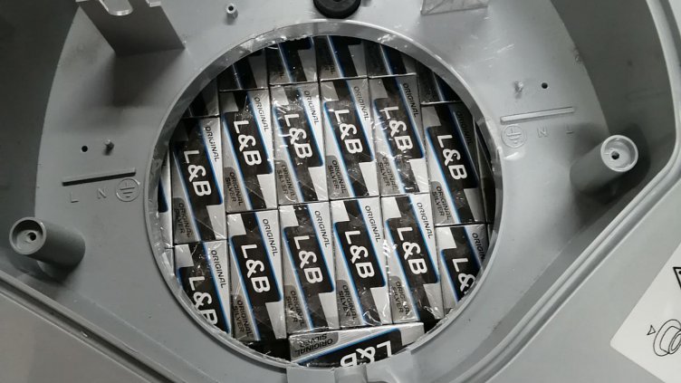 Тютюневи изделия в бойлери и опаковани като тонер задържаха митничари