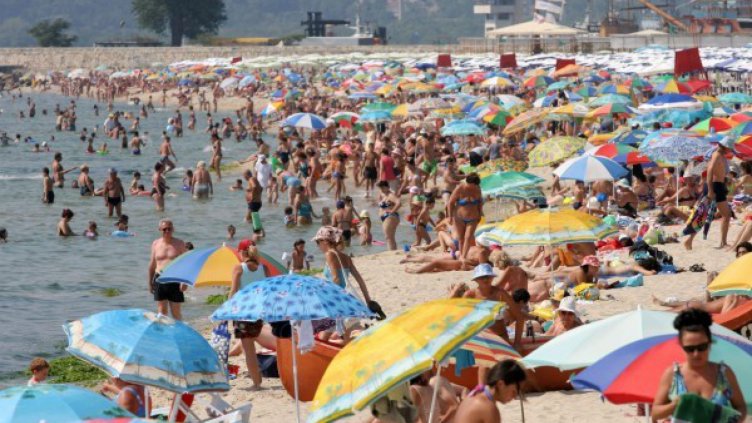 Най-евтино ли? Цената на чадъра 0.36 ст, но с шалте за 5 лв.