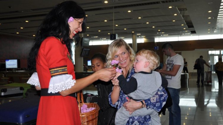 Българска роза на летище Бургас