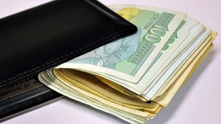 Близо 200 000 българи със заплата от 9000 лева  