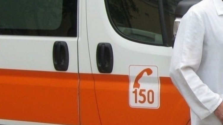 Агресивен родител нахлу в училище и удари 7-годишно момиче