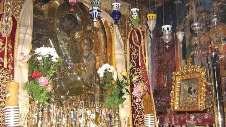 Чудотворна икона е във Варна