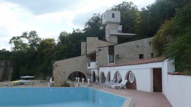 С 50 000 лв. ремонтират басейн в ”Евксиноград”