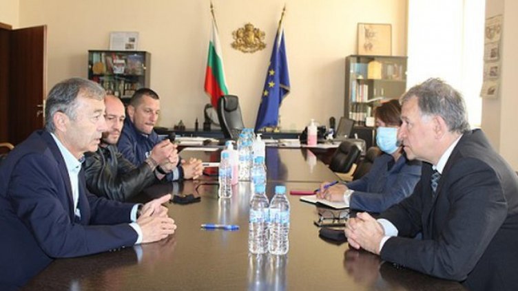 Разхлабват още мерките, на база значителен спад на случаите на COVID-19