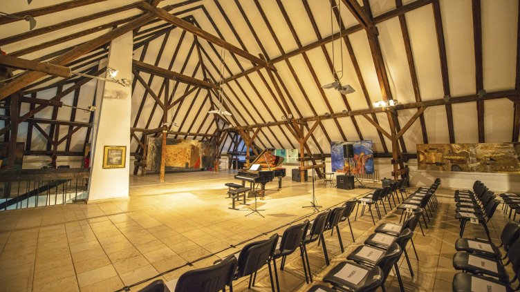 Обсъждат съвременното изкуство на среща-дискусия във Варна