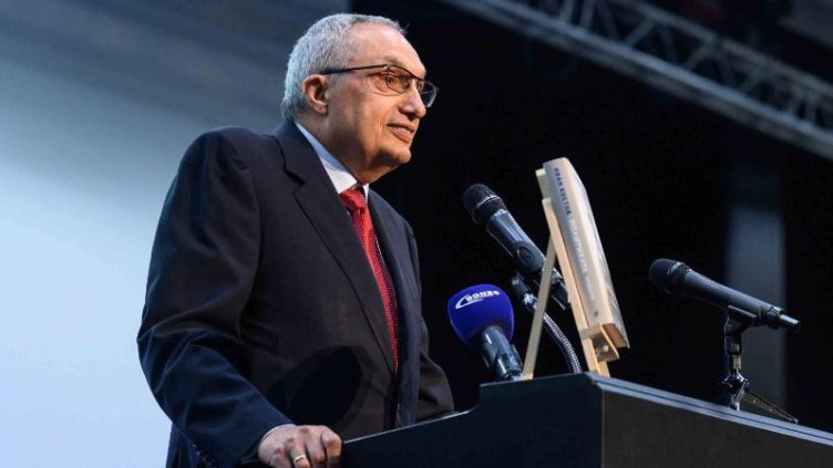 Иван Костов идва с последната си книга във Варна