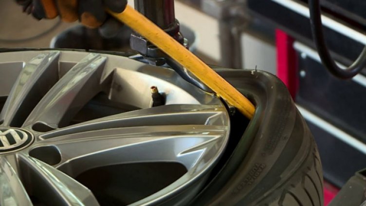 Шофьорите ги мъчи един въпрос: Летни или всесезонни да са гумите?