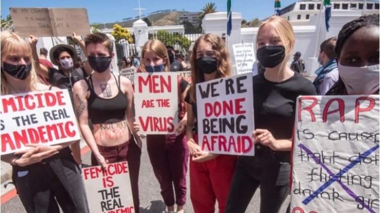 Масово изнасилване на 8 манекенки край Йоханесбург