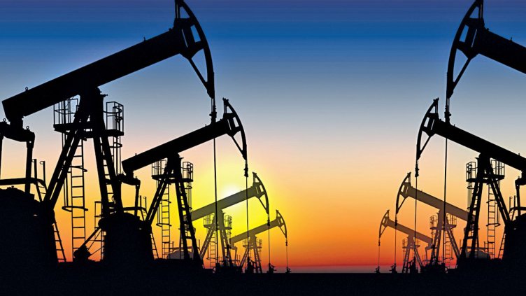 Петролът поскъпва след спад на дестилираните нефтени продукти в САЩ