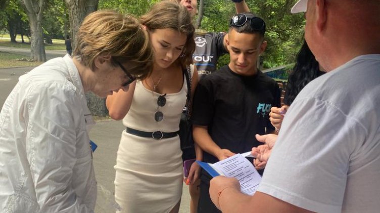 Варненци провериха познанията си по български език (СНИМКИ)