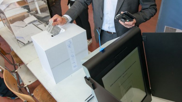 ГЕРБ печели в София и областните градове, БСП &ndash; в малките  