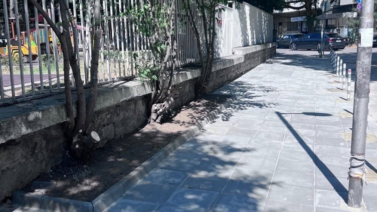 Продължават ремонтите на тротоари пред детски ясли и градини във варненския район "Одесос"