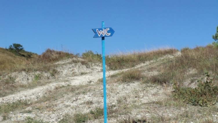 Над 20 незаконни къмпинга бълват зарази по Черноморието