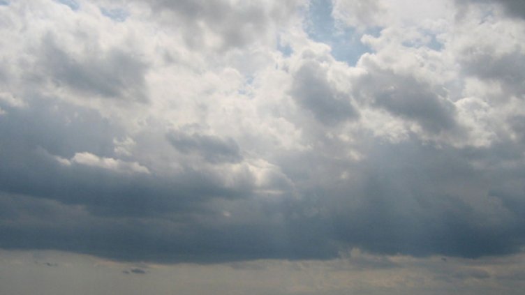 Облачно, но все още ще е топло за сезона