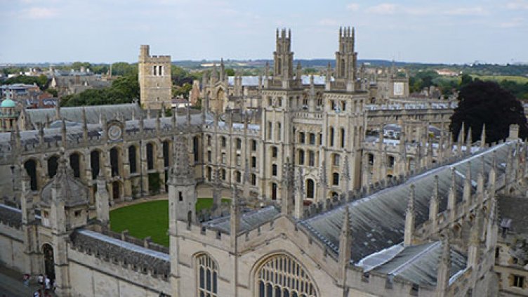 Удар за българските студенти в Англия - ще плащат значително по-скъпо