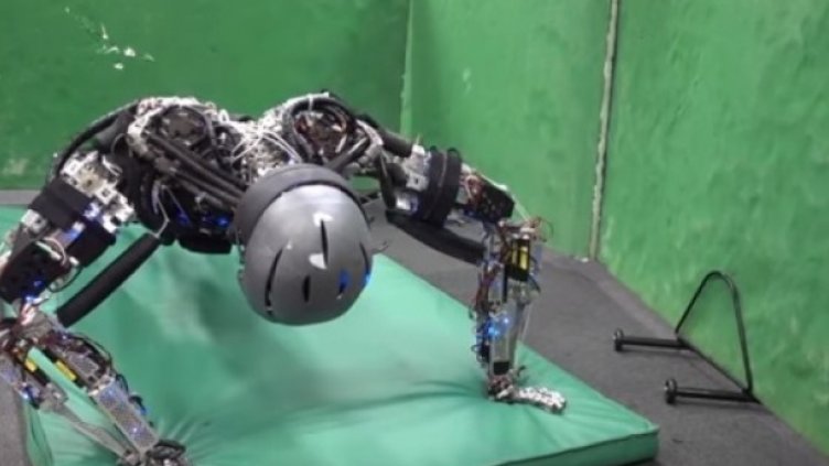 Японци разработиха робот, който прави лицеви опори