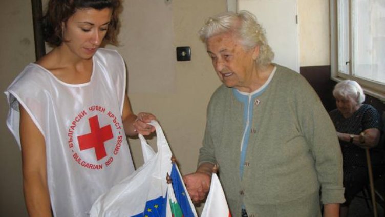 До края на месеца БЧК раздава помощи във Варна