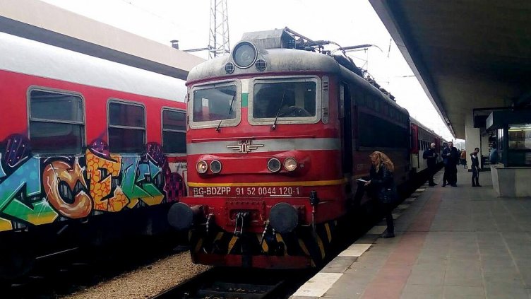 БДЖ компенсира правостоящи във влака София-Варна пътници от 28 март