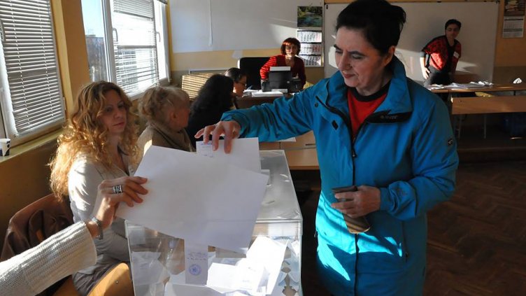 Избирателната активност във Варна към 17 ч. е 37,8%