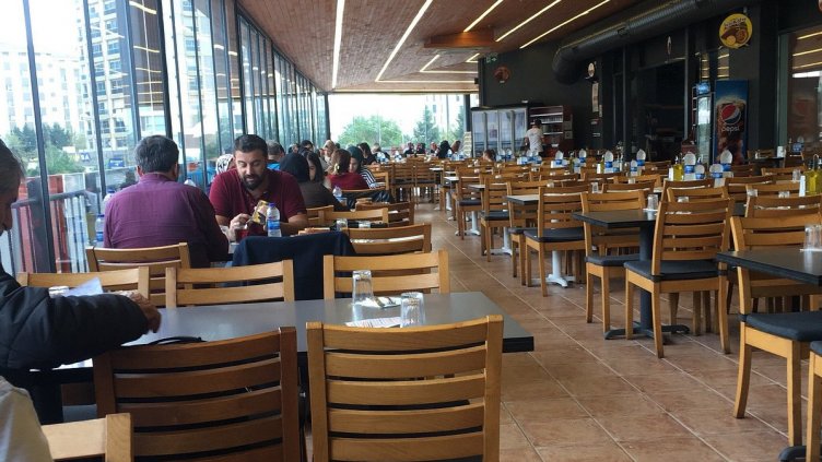 В Турция: Известна верига ресторанти тайно пробутвала свинско в кюфтета и дюнери