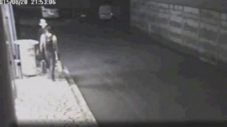 Странен обир в Бургас: Двама свиха хиляди в монети