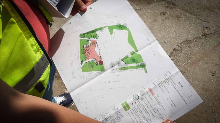 Започна облагородяване в част от "Приморски“ (СНИМКИ)