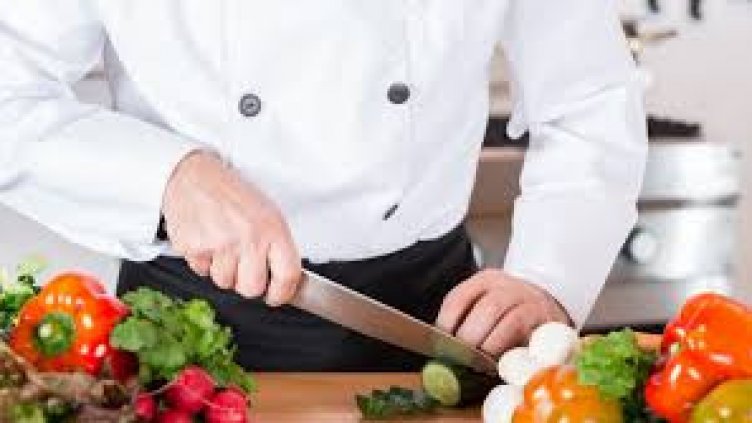 Осъдиха млад готвач от Варна, опитал да измами голяма търговска верига