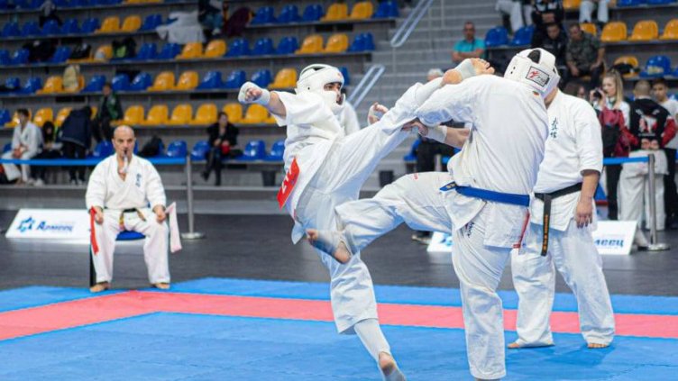 Варненци обраха медалите в два турнира по киокушин в Шумен