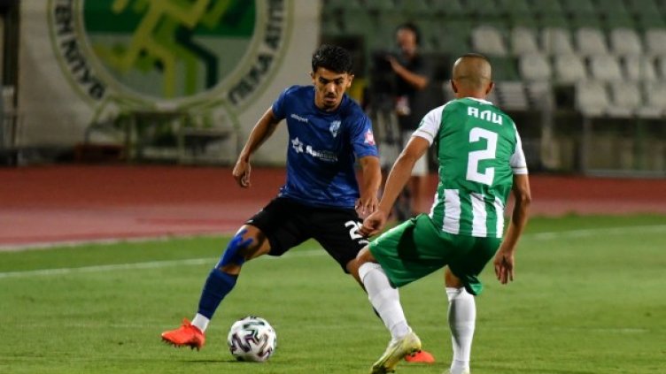 "Черно море" се раздели с халф