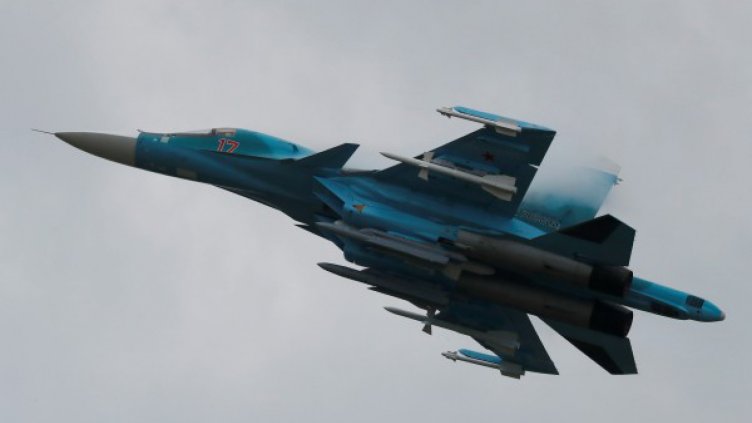 Грешка на пилота: Два Су-34 се сблъскаха в небето в Русия  
