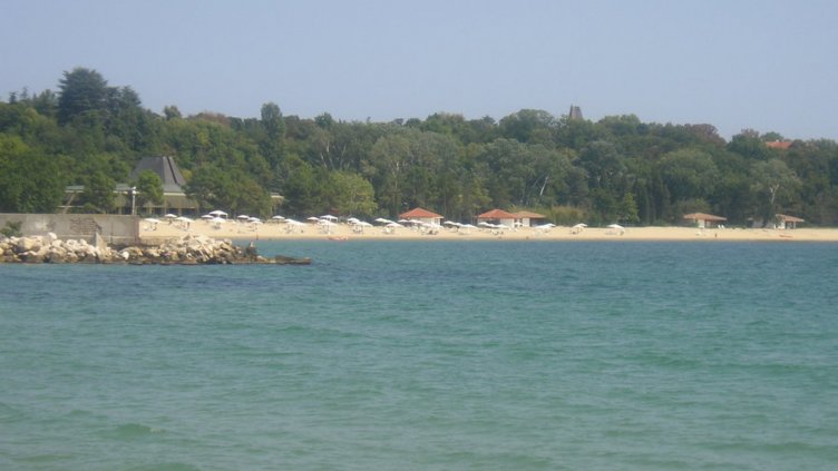 Служители на НСО спасиха рибари на Евксиноград