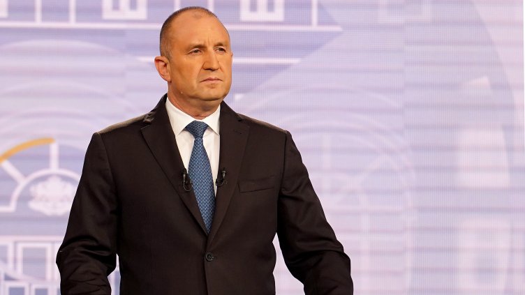 Радев: Решението на партиите е опасна стъпка към въвличането на България във войната