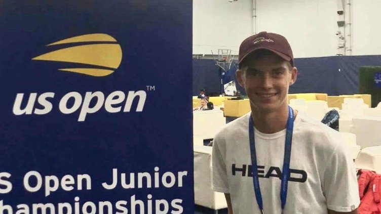 Варненец играе финал US open