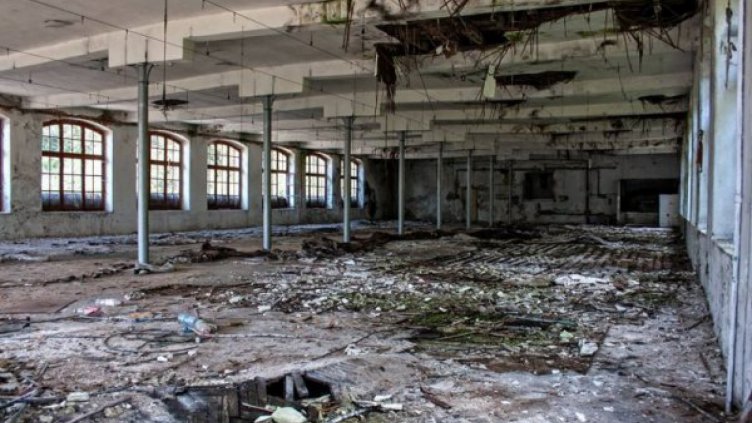 Фабриката в Карлово... Къде си вярнО ти, любов народна?